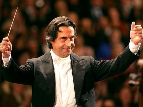 Riccardo Muti conducting