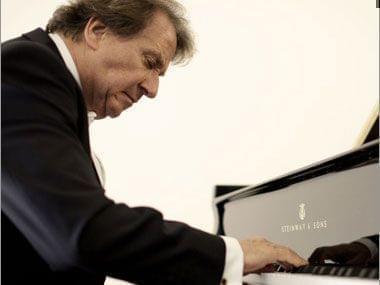 Rudolf Buchbinder at the piano
