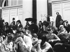 U of I students on steps of the Auditorium, May 1970 