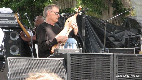 Bruce Hornsby playing music