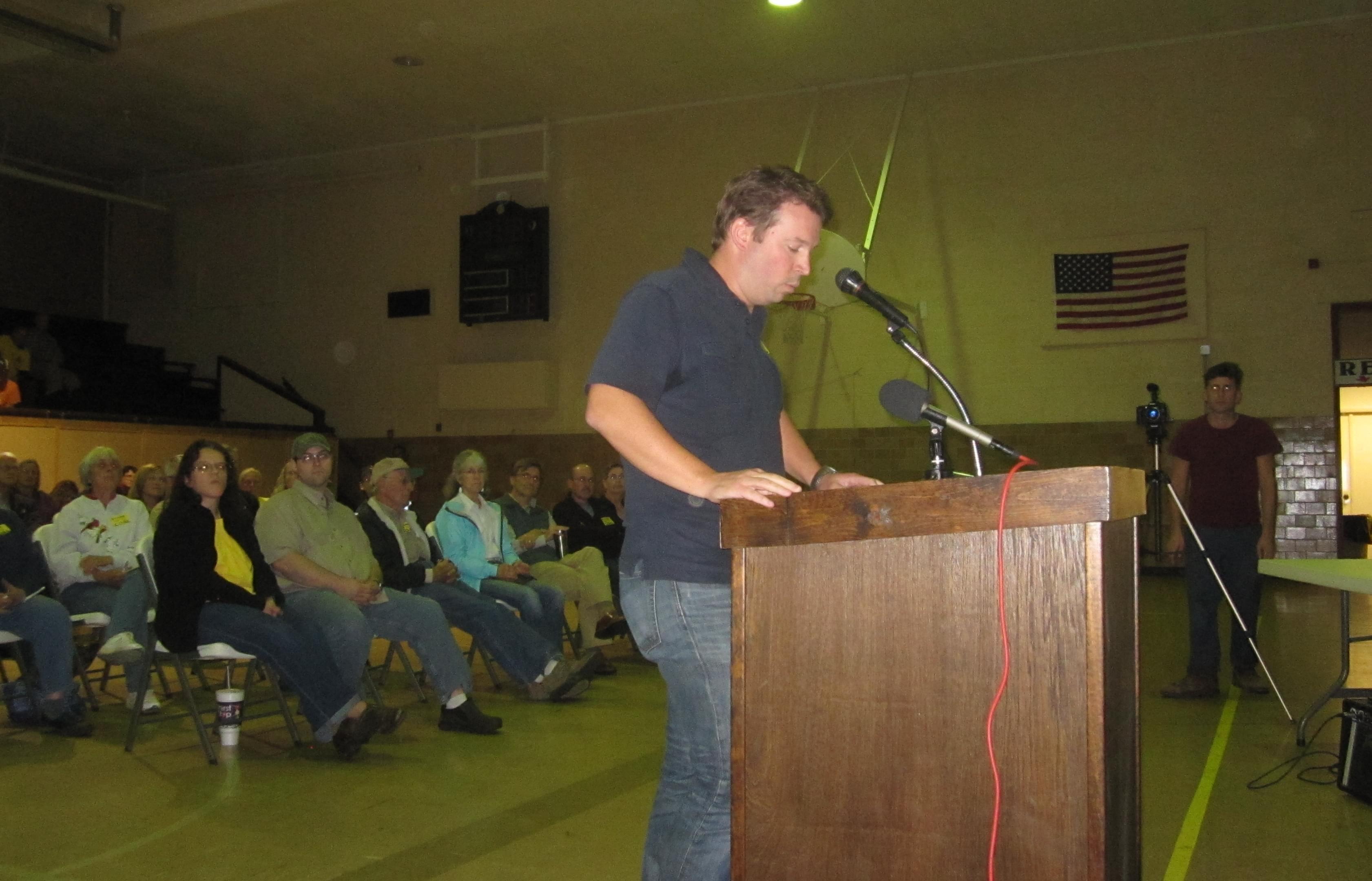 Jonathan Ashbrook testifies against the Bulldog Mine proposal at a state hearing in Georgetown, IL.
