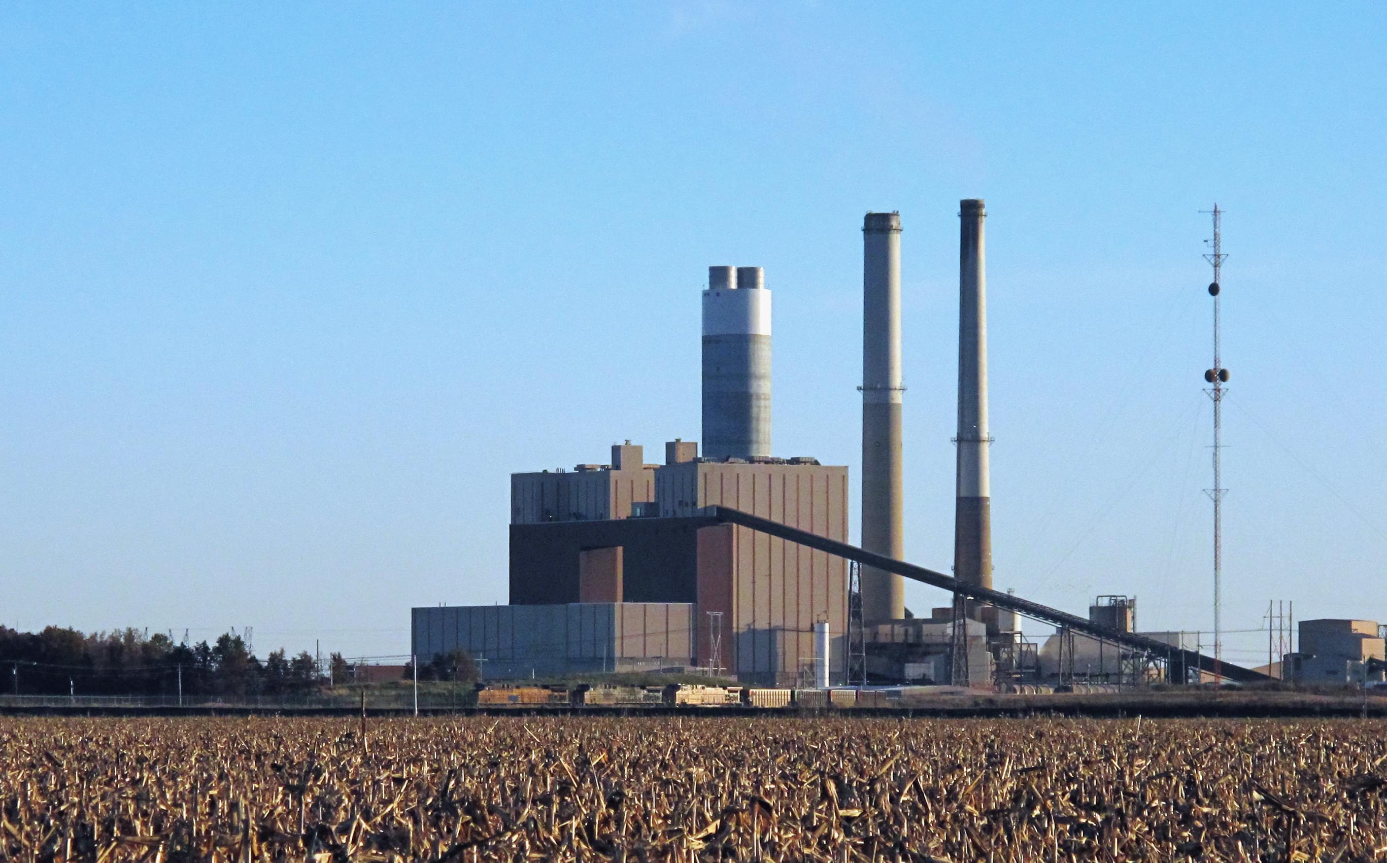 An Ameren Corp. coal-fired power plant is seen outside the southern Illinois town of Newton. Illinois officials say the state will need a mix of power sources and energy efficiency initiatives to meet proposed federal limits for carbon pollution. On 