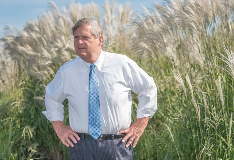 U.S. Secretary of Agriculture Tom Vilsack visits a University of Illinois-owned farm in Urbana on Thursday.