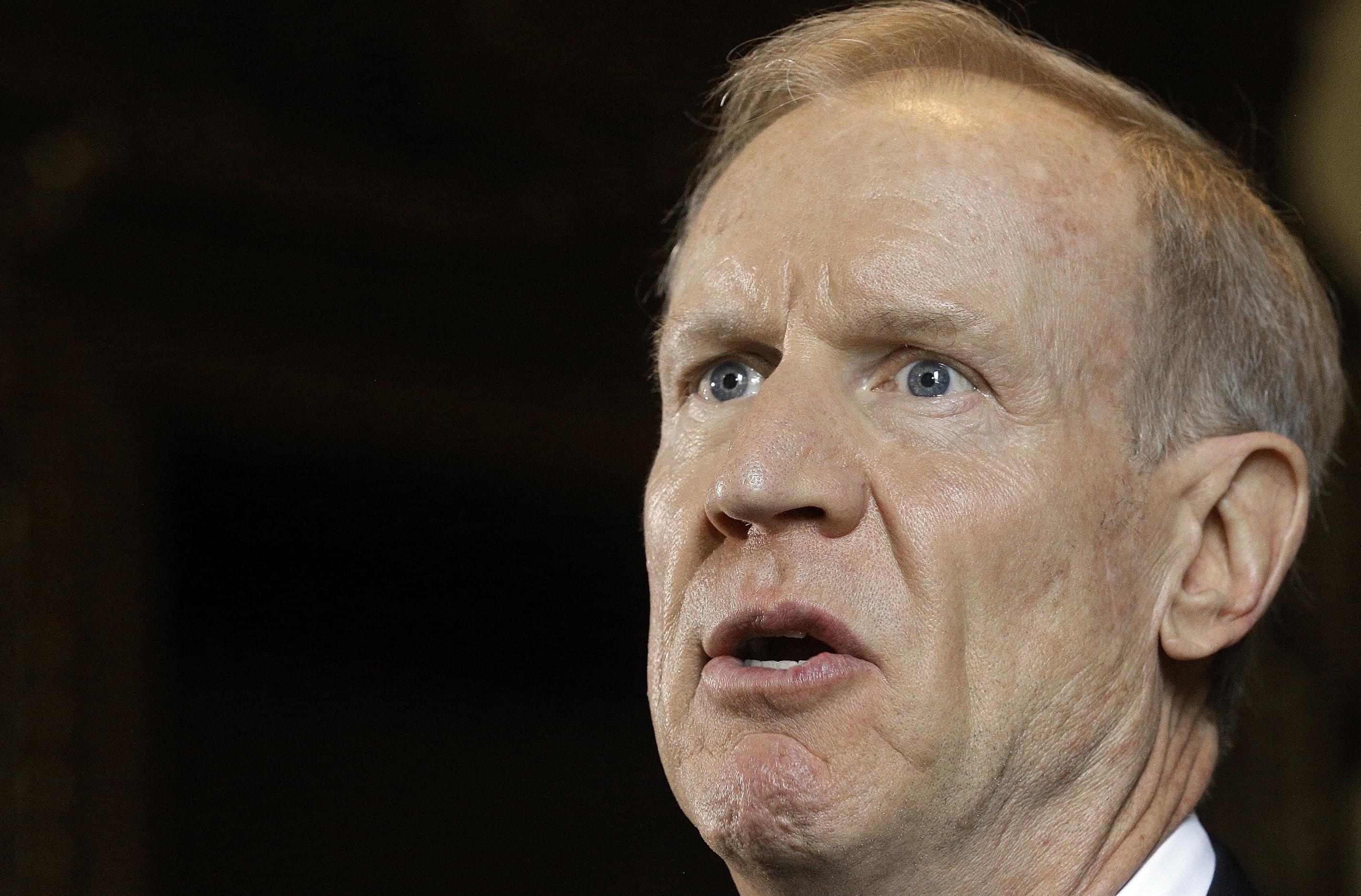 Illinois Gov. Bruce Rauner speaks to reporters in his office at the Illinois State Capitol, Wednesday, May 4, 2016, in Springfield