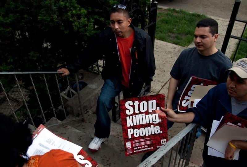 CeaseFire Illinois workers conduct outreach. 