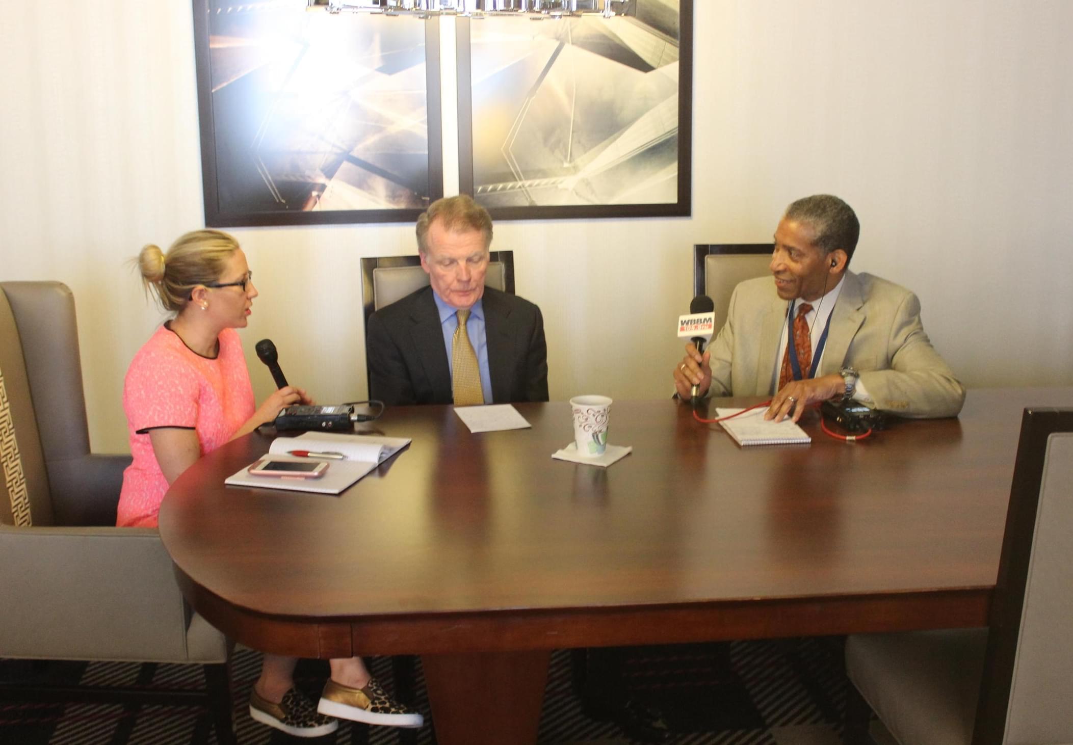 Illinois House Speaker Michael Madigan talks with Amanda Vinicky and WBBM;s Craig Dellimore.