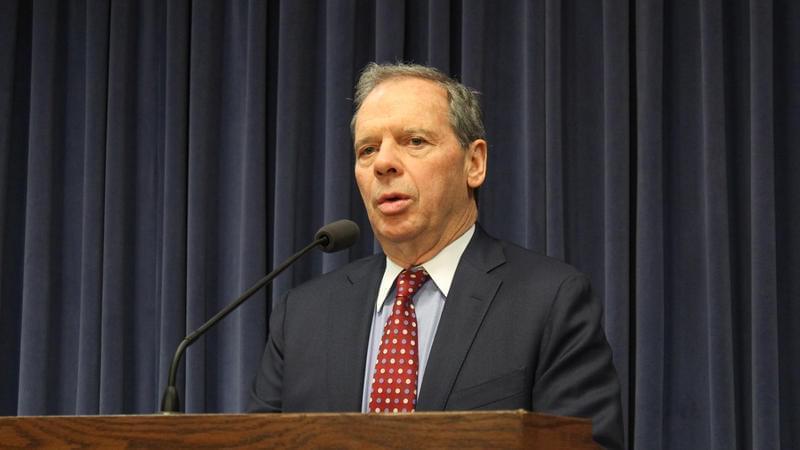 Senate President John Cullerton, D-Chicago, speaks to reporters after the latest test vote on the 'grand bargain' failed to generate Republican support.