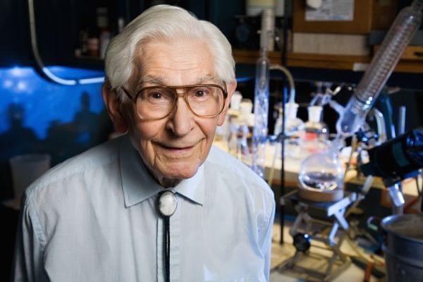 Fred Kummerow at a laboratory on the University of Illinois Urbana campus.