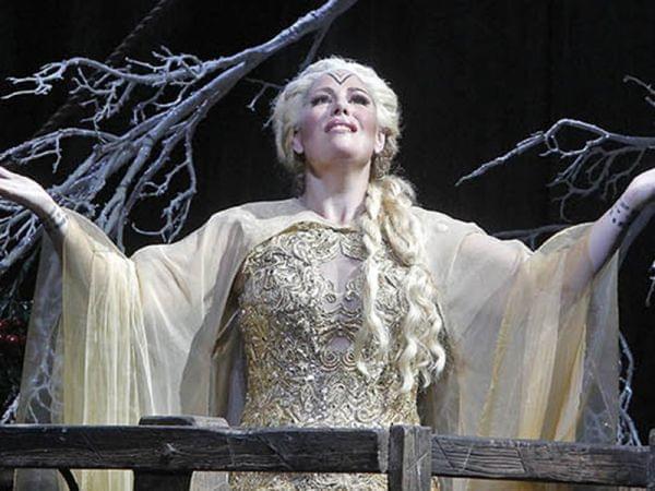 The Lyric Opera of Chicago performs Norma