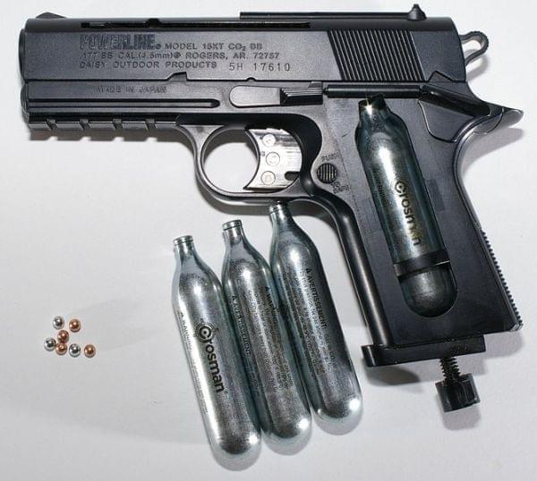 BB gun with CO2 cartridges and pellets.