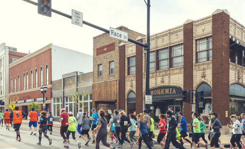 Runners in a past Illinois Marathon in downtown Urbana.
