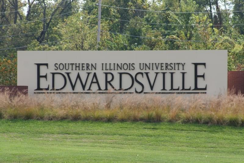 Entrance to the SIU-Edwardsville campus.