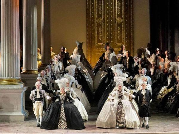 Picture of the Metropolitan Opera performing The Queen of Spades.