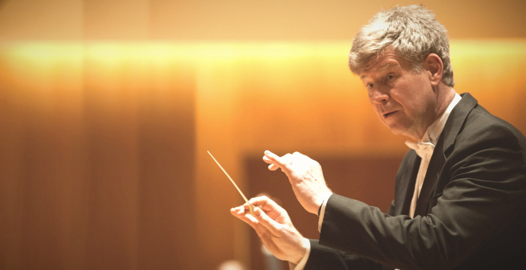 Ian Hobson will conduct Sinfonia da Camera in a pair of concerts this weekend as part of the University of Illinois Summer Piano Institute.