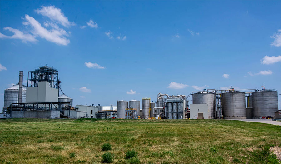 Adkins Energy’s Ethanol and Biodiesel production facility in Lena, Illinois. Adkins, although not on a CO2 pipeline, is seeking federal carbon sequestration tax credits using a technology that would capture CO2 and combine it with hydrogen to make green methanol.