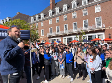 Rabbi Dovid Tiechtel speaks to a crowd of students and community members about uniting for Israel. The gathering was a rally held at the University of Illinois at Urbana-Champaign on Oct. 9 to show support for Israel and people affected by the conflict. 